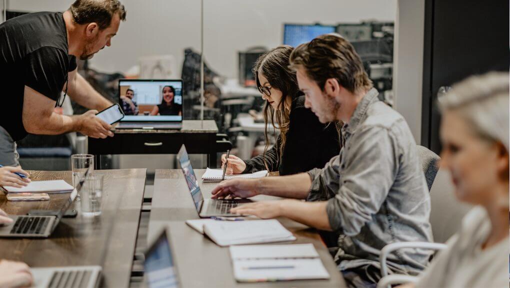 Thalorix SEO experts working on laptops