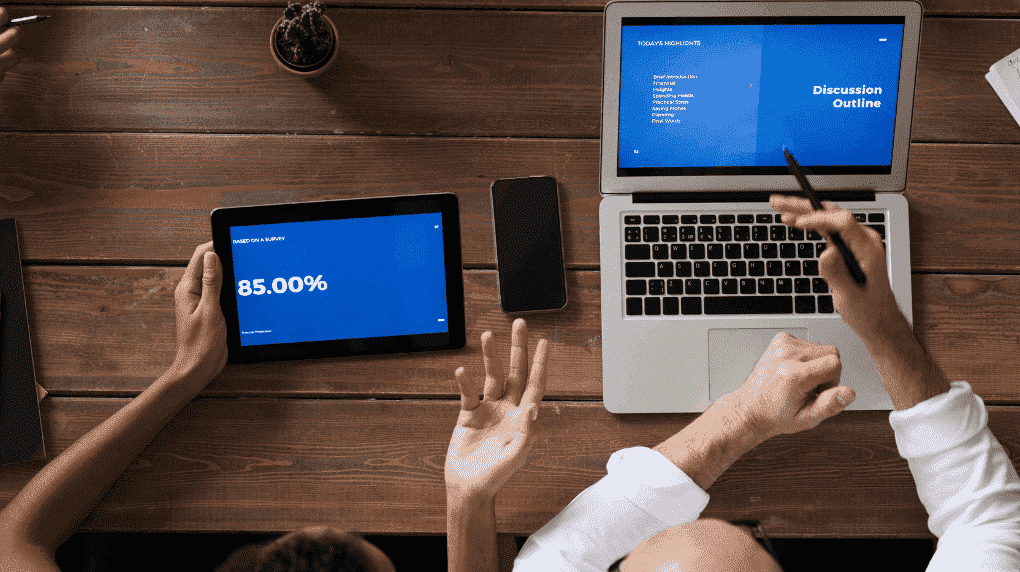 open laptop with discussion outline