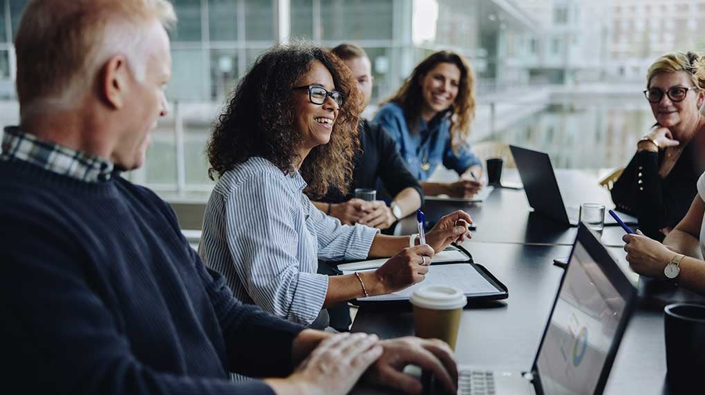 team-boardroom-meeting
